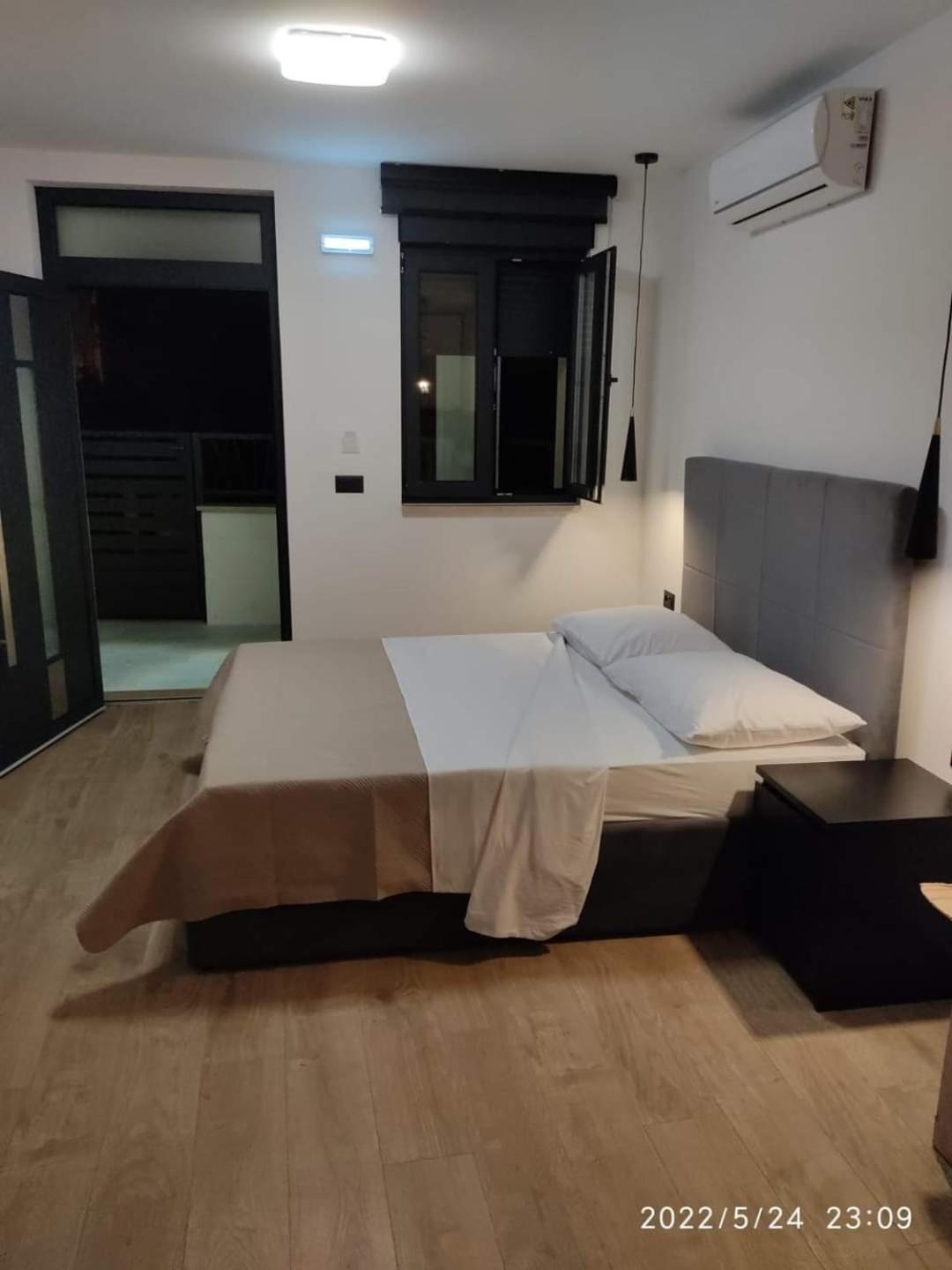 Apartments "Lory" -Baška Voda Eksteriør bilde